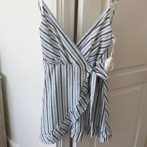 never worn!! still has tags